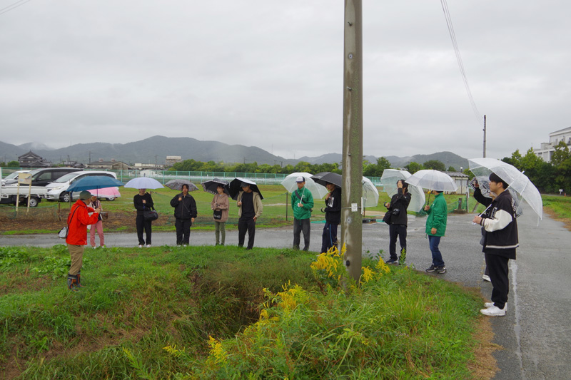 圃場整備によって整備された農業排水路の現況を確認。