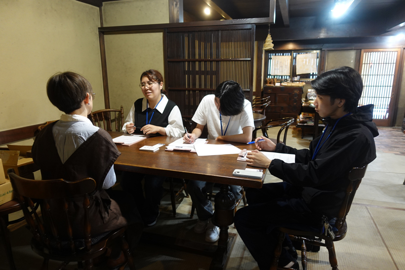C地区班がカフェギャラリー店主に聞き取り調査をしました