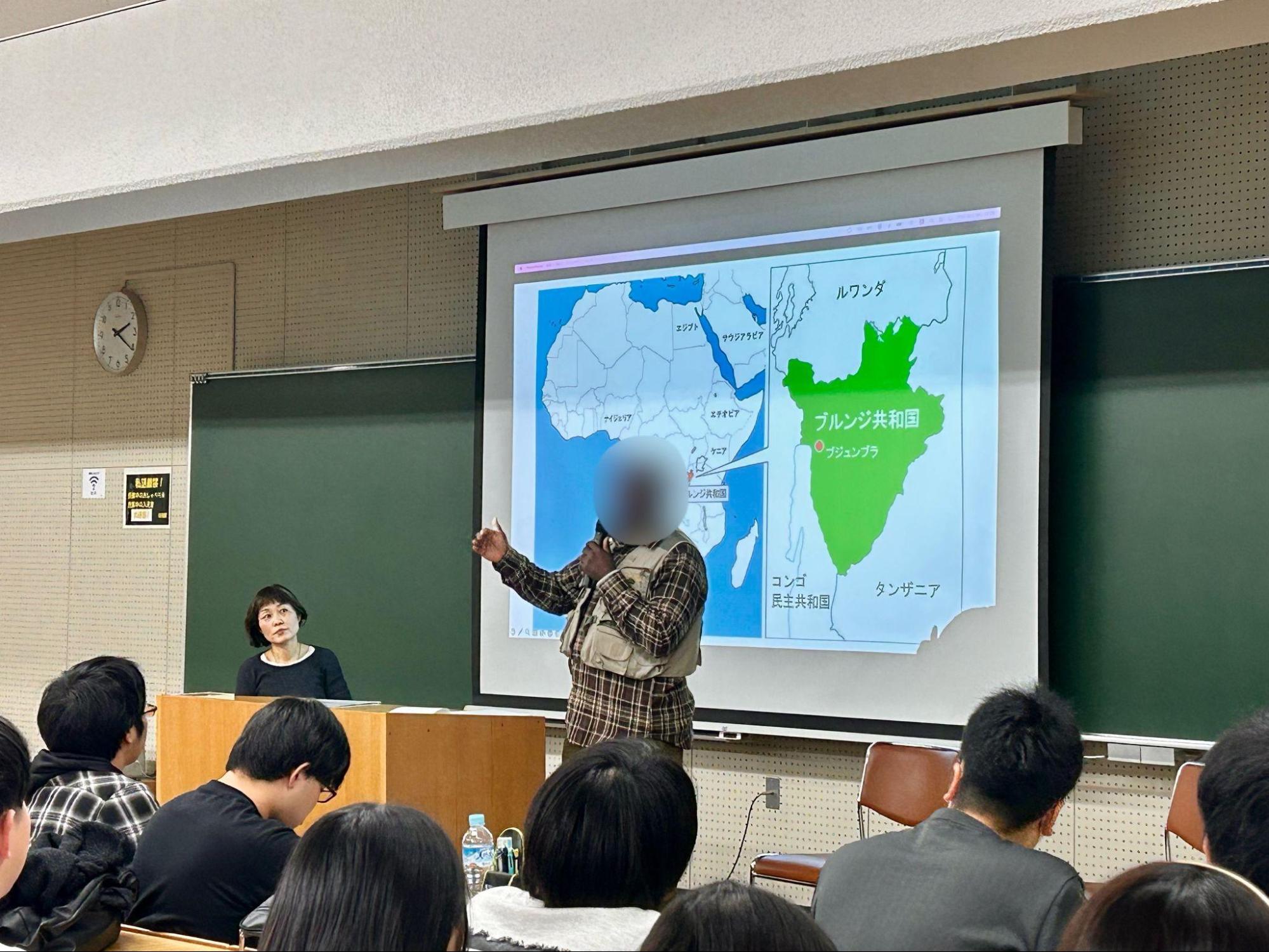 自身が難民になった経緯を語るBさん